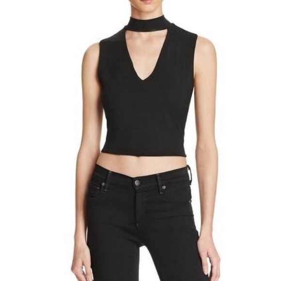 bardot // black mock neck keyhole crop top - Picture 2 of 3